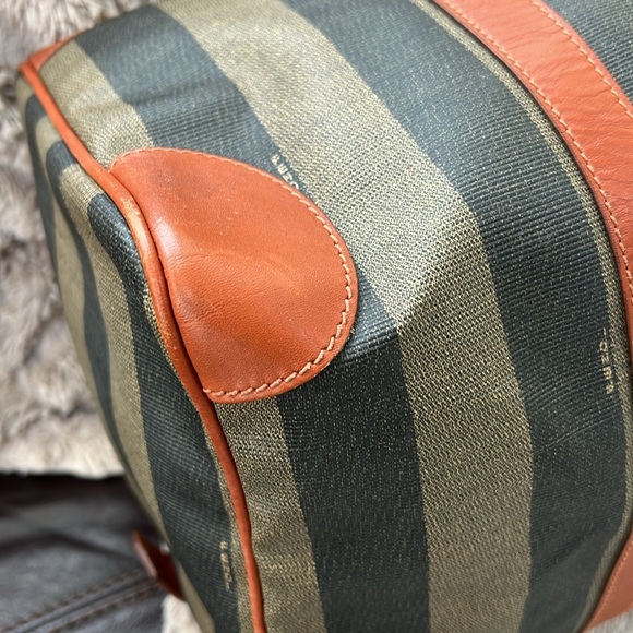 FENDI PEQUON DUFFLE BAG 40cm in excellent condition - Picture 10 of 17